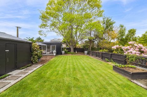 Photo of property in 15 Aorangi Road, Bryndwr, Christchurch, 8053