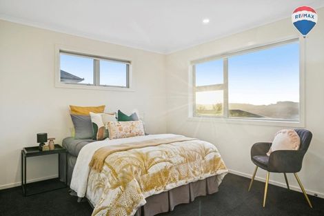 Photo of property in 137 Endeavour Drive, Whitby, Porirua, 5024