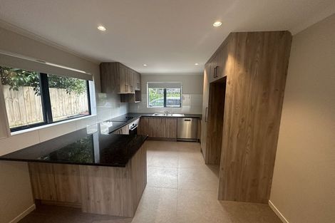 Photo of property in 10c Neilon Place, Northcross, Auckland, 0632