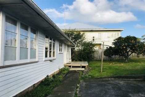 Photo of property in 15 Ayrton Street, Te Atatu South, Auckland, 0610