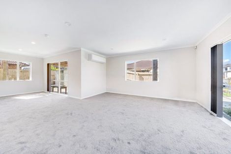 Photo of property in 2 Dunaff Place, Flat Bush, Auckland, 2019