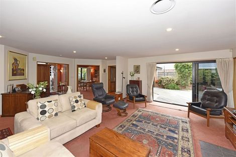 Photo of property in 16 Claverley Gardens, Avonhead, Christchurch, 8042