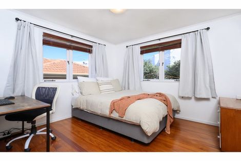 Photo of property in 17 Chorley Avenue, Massey, Auckland, 0614