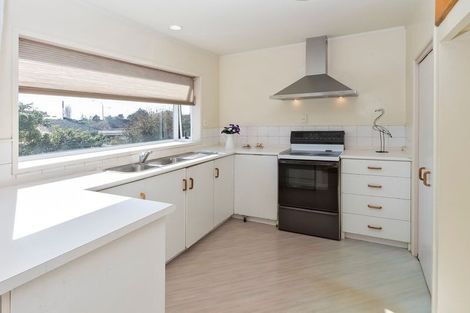 Photo of property in 2/7 Gossamer Drive, Pakuranga Heights, Auckland, 2010