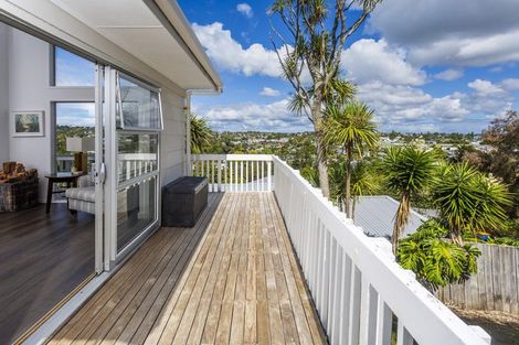 Photo of property in 1/40 Tree View Avenue, Glenfield, Auckland, 0629