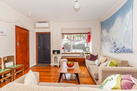 Photo of property in 77 Pirie Street, Mount Victoria, Wellington, 6011