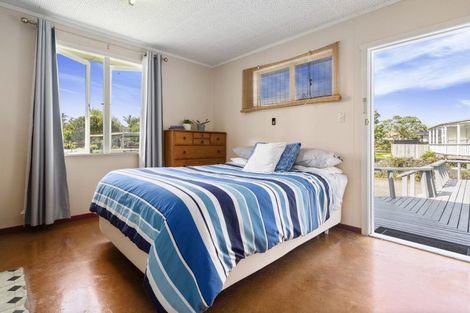 Photo of property in 63 Gloria Avenue, Te Atatu Peninsula, Auckland, 0610