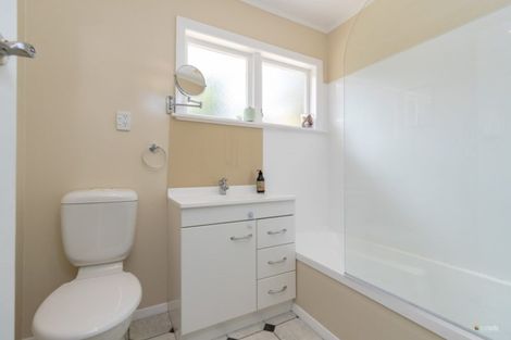 Photo of property in 19 Vista Crescent, Maoribank, Upper Hutt, 5018