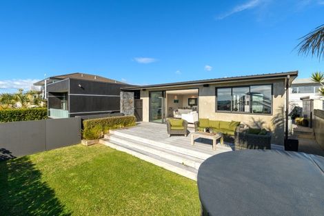 Photo of property in 3 Pine Avenue, Otumoetai, Tauranga, 3110
