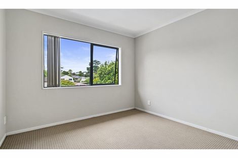 Photo of property in 100 Moire Road, West Harbour, Auckland, 0618
