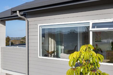 Photo of property in 2 Manuka Close, Mangawhai, 0505