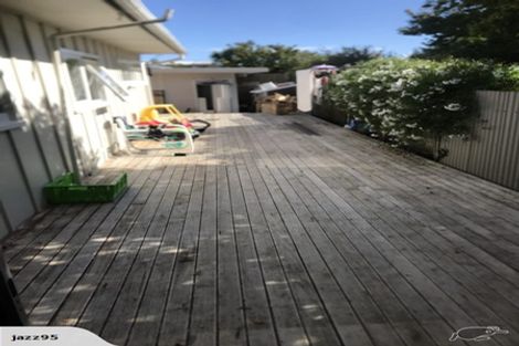 Photo of property in 100 Main Road, Waikanae, 5036