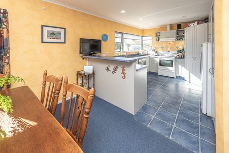 Photo of property in 6 Kelsi Street, Tawhero, Whanganui, 4501