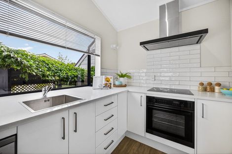 Photo of property in 32b Kiwi Esplanade, Mangere Bridge, Auckland, 2022
