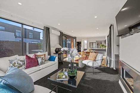 Photo of property in 62 Straven Road, Fendalton, Christchurch, 8014