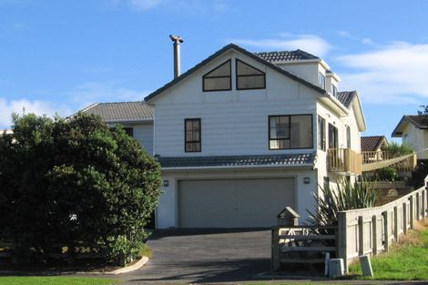 Photo of property in 161 Tutere Street, Waikanae Beach, Waikanae, 5036