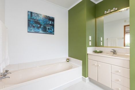 Photo of property in 8a Mchardy Street, Havelock North, 4130