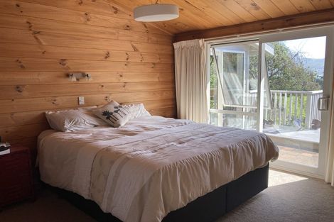 Photo of property in 31 Annan Grove, Papakowhai, Porirua, 5024