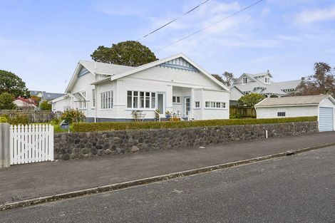 Photo of property in 17 Barrett Street, Westown, New Plymouth, 4310