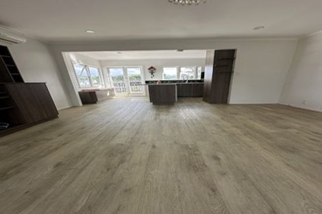 Photo of property in 19 Camelot Place, Glenfield, Auckland, 0629