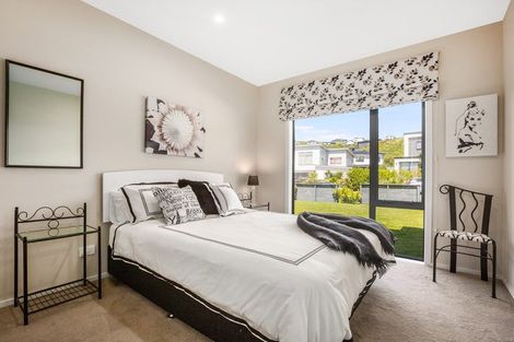 Photo of property in 20 Waitaria Terrace, Aotea, Porirua, 5024