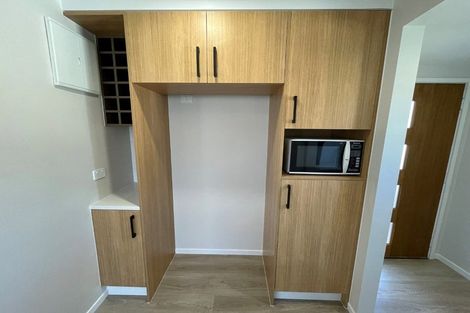 Photo of property in 2 Sabot Place, Massey, Auckland, 0614