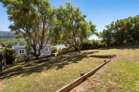 Photo of property in 18 Bell Street, Tawa, Wellington, 5028
