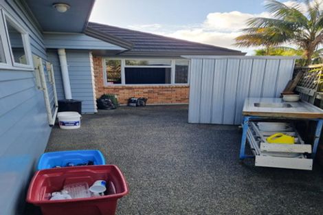 Photo of property in 35 Barbados Way, One Tree Point, 0118