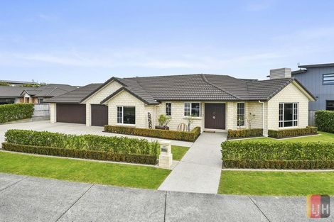 Photo of property in 242 Harbourside Drive, Karaka, Papakura, 2113