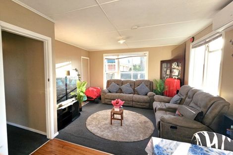 Photo of property in 33 Lister Crescent, Maraenui, Napier, 4110