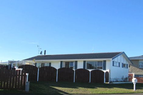 Photo of property in 4 Simcox Street, Otaki Beach, Otaki, 5512