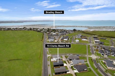 Photo of property in 73 Clarks Beach Road, Clarks Beach, 2122