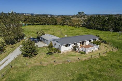 Photo of property in 37 Te Pua School Road, Helensville, 0875