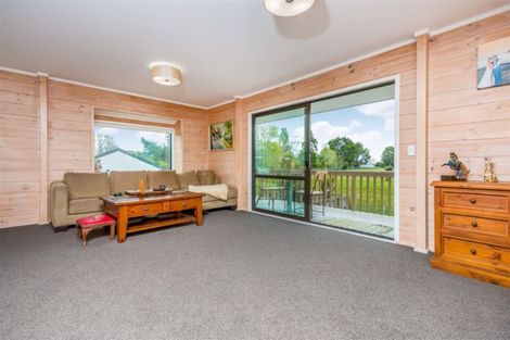 Photo of property in 1/27 St Leonards Road, Kelston, Auckland, 0602