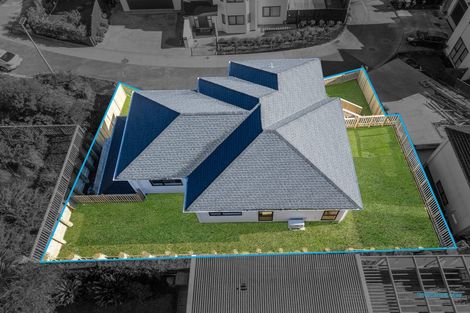 Photo of property in 20 Mara Way, Sunnyvale, Auckland, 0612