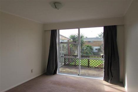 Photo of property in 73 Jaemont Avenue, Te Atatu South, Auckland, 0610