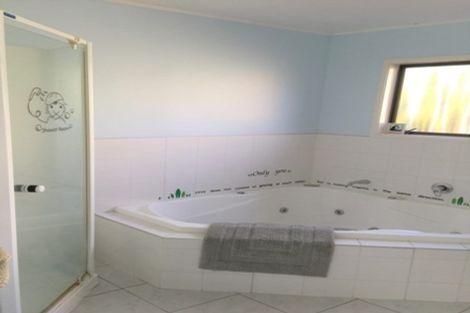 Photo of property in 87 Porritt Avenue, Chatswood, Auckland, 0626