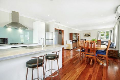 Photo of property in 247 Middleton Road, Glenside, Wellington, 6037