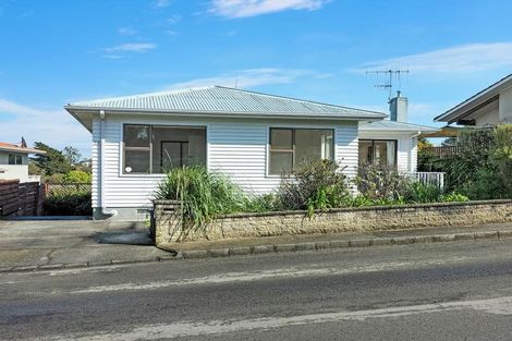 Photo of property in 32 Guys Hill Road, Hospital Hill, Napier, 4110