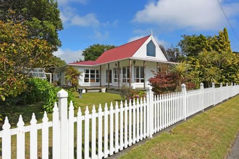 Photo of property in 3 Kapuranga Grove, Stokes Valley, Lower Hutt, 5019