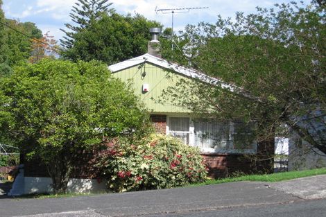 Photo of property in 134 Cliff View Drive, Green Bay, Auckland, 0604