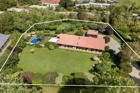 Photo of property in 11 Herbert Drive, Whangamata, 3620