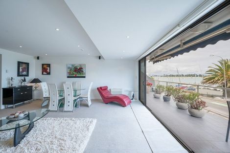 Photo of property in Waterfront Apartments, 3/309 Wakefield Quay, Stepneyville, Nelson, 7010