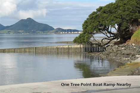 Photo of property in 15 Taurangawaka Road, One Tree Point, 0118