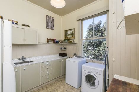 Photo of property in 10 Burnell Avenue, Thorndon, Wellington, 6011