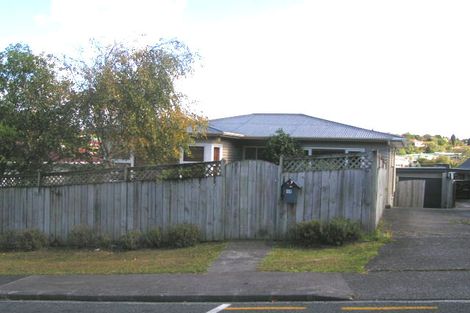 Photo of property in 2/17 Pax Avenue, Forrest Hill, Auckland, 0620