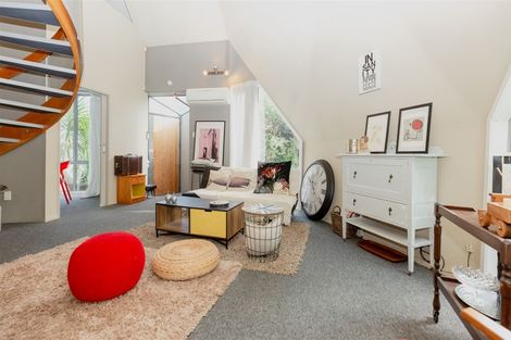 Photo of property in 2/280 Memorial Avenue, Burnside, Christchurch, 8053