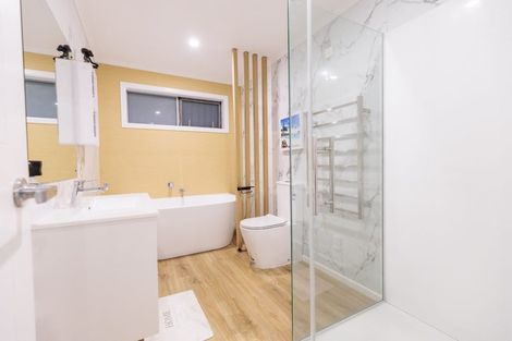 Photo of property in 32 Melksham Drive, Churton Park, Wellington, 6037