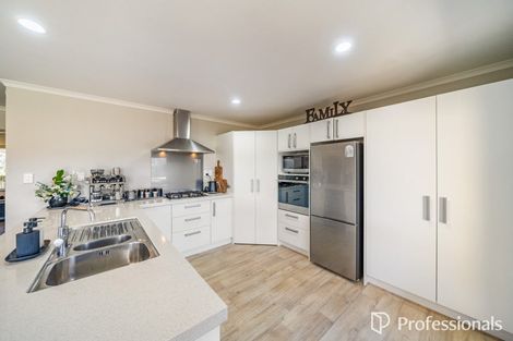 Photo of property in 35 Percy Kinsman Crescent, Riverstone Terraces, Upper Hutt, 5018