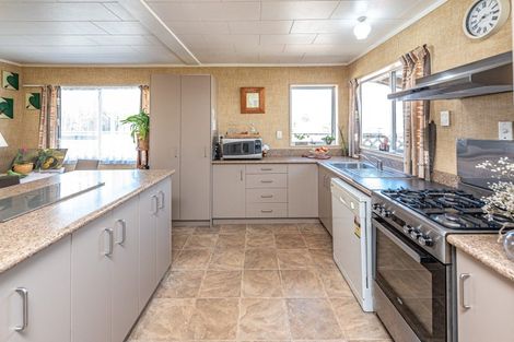 Photo of property in 106 Hinau Street, Castlecliff, Whanganui, 4501